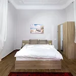アパート Ad Neoclassical Boutique 2br