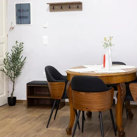 Ad Neoclassical Boutique 2br Apartment